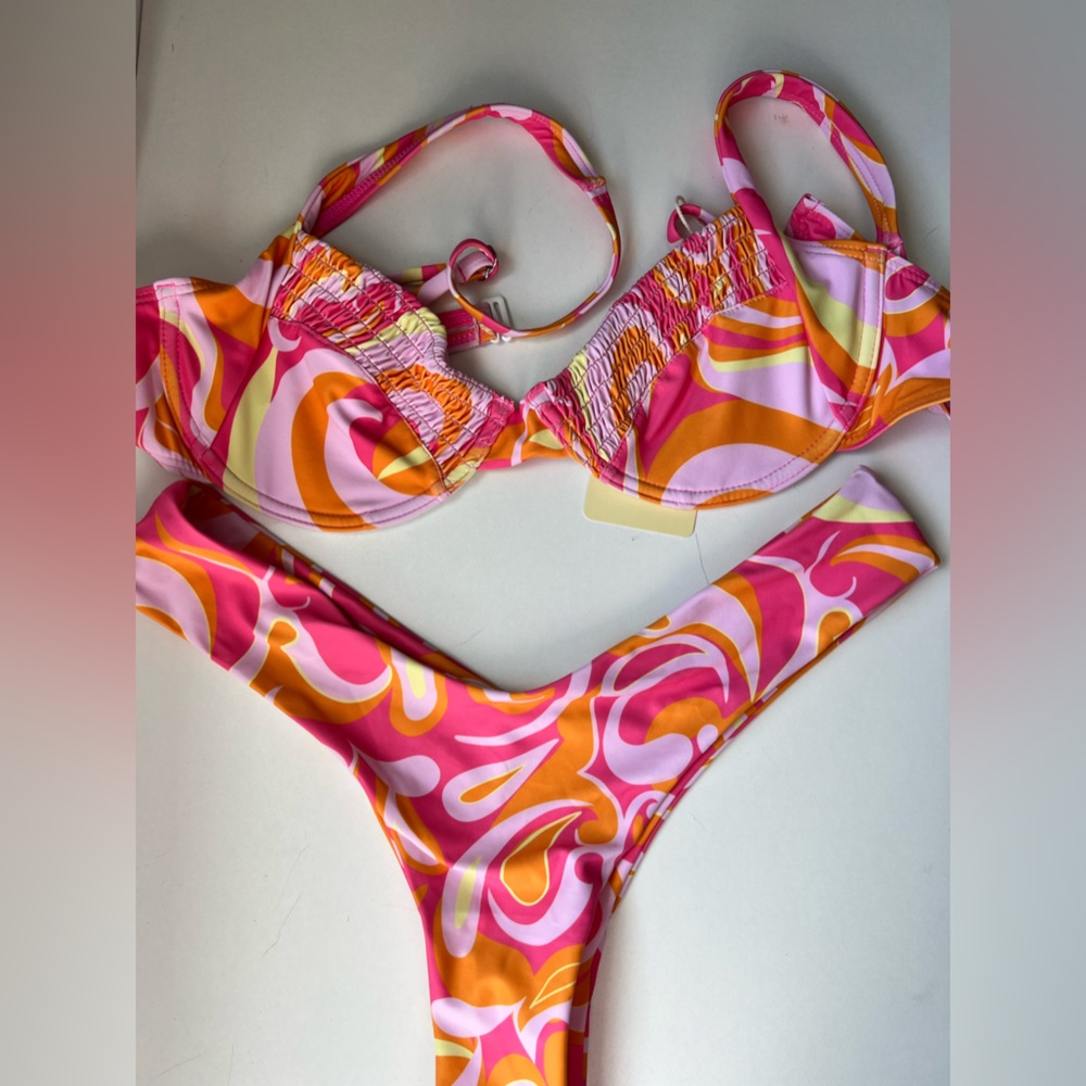 New shopaurelle size medium bathing suit never worn